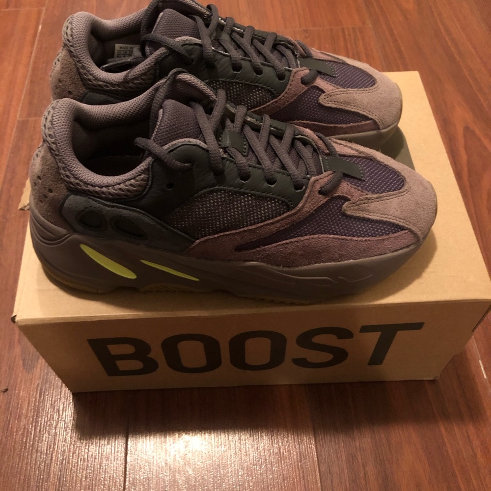 Yeezy Boost 700 “Muave”